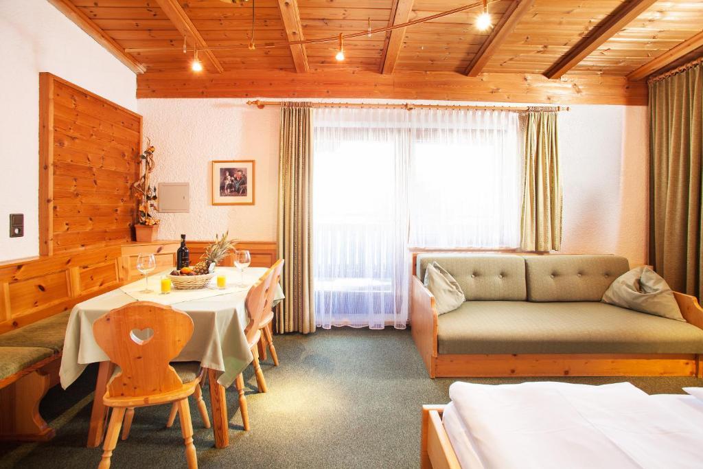 Johannahof Appartements Kaprun Chambre photo